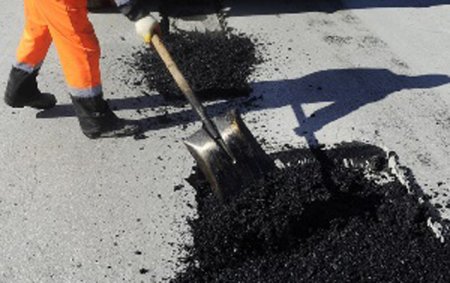 Yolların təmiri üçün robot