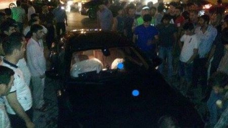 Bakıda yol polisinin qovduğu bahalı avtomobil qəzaya düşdü