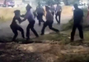 Azərbaycanda 8 polis qadına hücum çəkib xəstəxanalıq etdi
