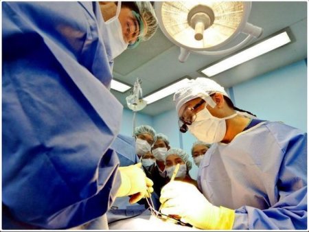 Ayağı səhv kəsilən xəstənin həkimi qadının ölümündən danışdı