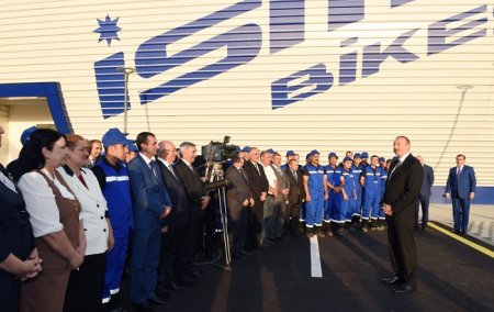 Prezident İlham Əliyev İsmayıllıda velosiped sürdü