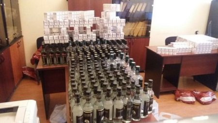 Gömrükçülər aksiz markası olmayan araq və siqaret aşkar ediblər