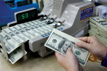 Banklara hər ay təxminən 400 milyon dollar satıla bilər