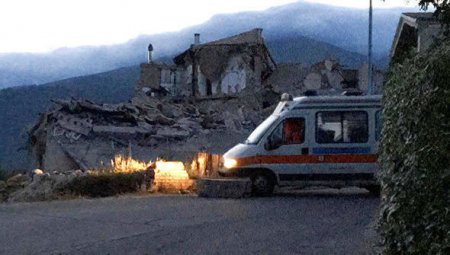 İtaliyada güclü zəlzələ: Ölənlər var