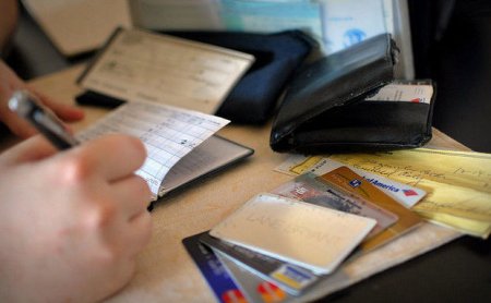 Milli valyuta ilə kredit verən banklar