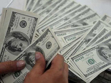 Banklar dollar satışını bir az da məhdudlaşdırdı