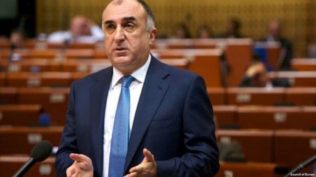 Elmar Məmmədyarov: İmkan olduqca uşaqlarla futbol oynayıram