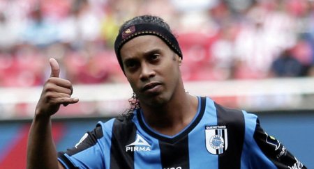 Ronaldinyo yenidən “Barselona”da
