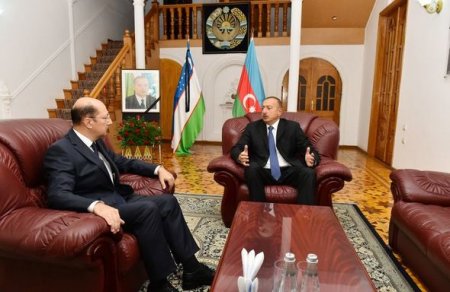 İlham Əliyev Özbəkistanın ölkəmizdəki səfirliyində olub