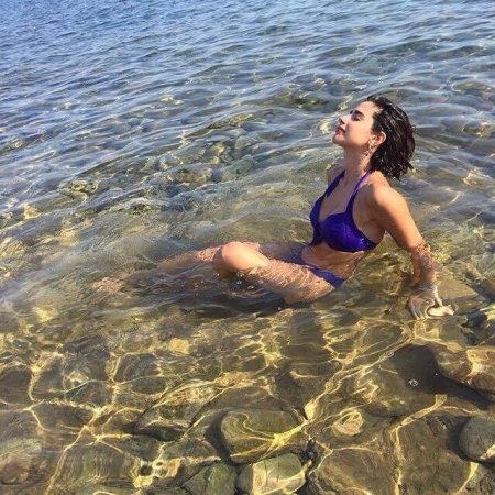 Azərbaycanlı aktrisa soyunub yanına çağırdı: "Gəl..."