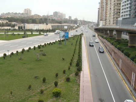 Bakıda kişi özünü tuneldən atdı