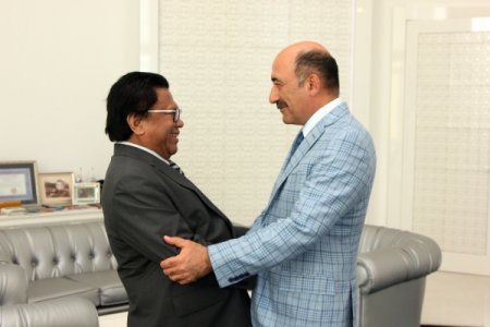 Əbülfəs Qarayev İndoneziyanın Xalq Konsultativ Konqresinin sədr müavini qəbul edib