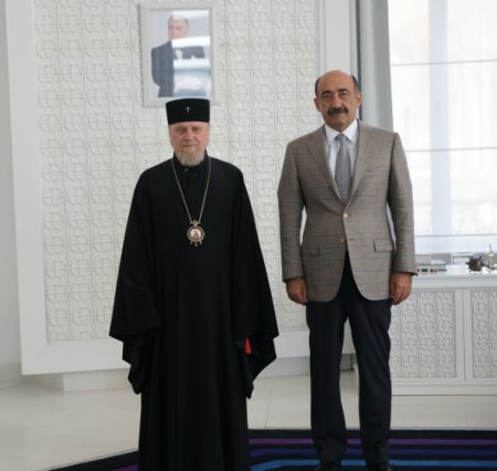 Mədəniyyət və turizm naziri Əbülfəs Qarayev Bakı və Azərbaycan arxiyepiskopu Aleksandr ilə görüşüb