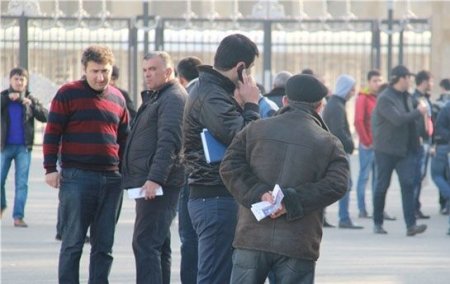 “Qara bazar”da dollar ucuzlaşdı