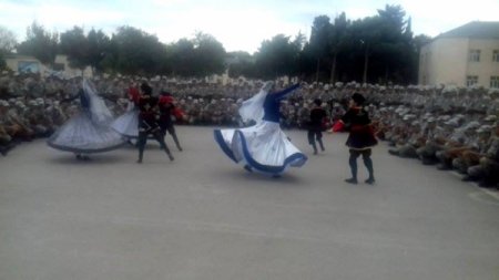 Sumqayıtın mədəniyyət müəssisələrinin kollektivləri hərbi hissələrdə konsert proqramı ilə çıxış edib