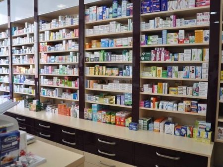 Səhiyyə Nazirliyi: Dərmanların 90 faizinin qiyməti düşüb