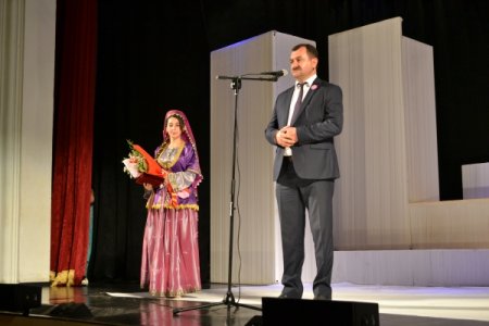 İranlılar Mingəçevirdə “Kütləvi xoşbəxtlik” tamaşasını oynadılar