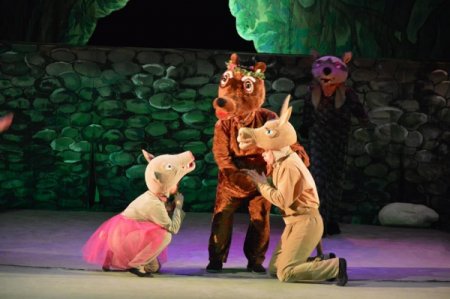 Gənc Tamaşaçılar Teatrı 89-сu mövsümünü “Tülkü tülkü tünbəki” tamaşası ilə açıb