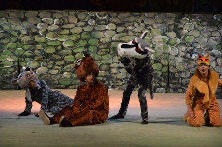 Gənc Tamaşaçılar Teatrı 89-сu mövsümünü “Tülkü tülkü tünbəki” tamaşası ilə açıb