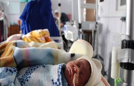 Azərbaycanda uşaq doğuşdan 5 gün sonra öldü