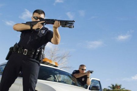 Amerikada polislər silahsız afro-amerikalını güllələdilər