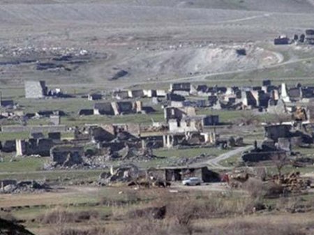 Erməni yazar: Sentyabrın 23-ü Qarabağ üçün həlledici olmalıdır