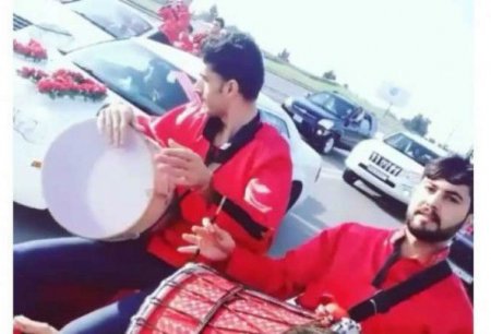Bakıda qeyri-adi toy karvanı