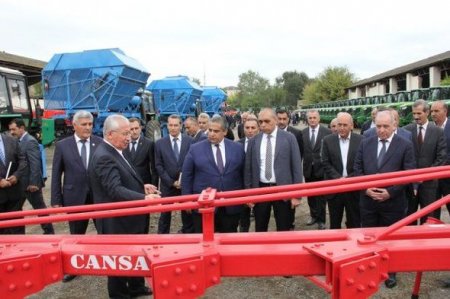 Azərbaycana yeni pambıqyığan kombaynlar gətirilir
