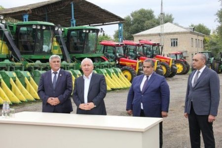Azərbaycana yeni pambıqyığan kombaynlar gətirilir