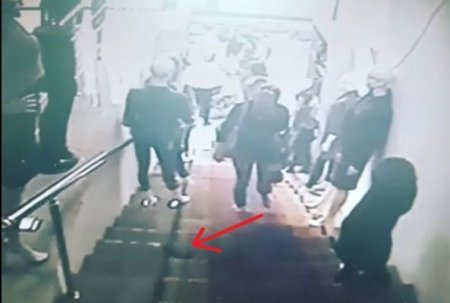 Bakıda mağazada maraqlı hadisə kameraya düşdü