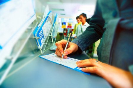 Bağlanmış bankların əmanətçilərinə kompensasiya ödənişi davam edir