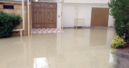 Bakının bu ərazisində bahalı evlər “su qiymətinə” satılır