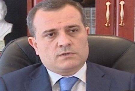 Təhsil Nazirliyindən məktəbli çantalar ilə bağlı valideynlərə tövsiyə