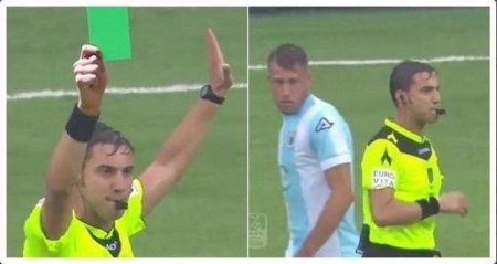 Futbol tarixində ilk dəfə hakim yaşıl kart göstərdi