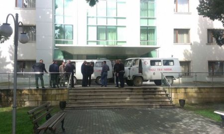 Lənkəranda oğul atasını və qardaşını bıçaqlayıb