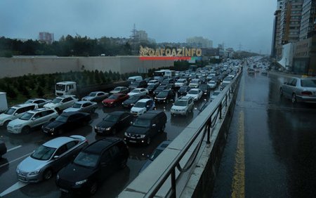 Bakı küçələrinin hazırkı vəziyyəti