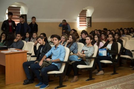 "Xalçaçılıq sənətini yaşat və təbliğ et" adlı layihə çərçivəsində gənclərlə növbəti görüş keçirildi