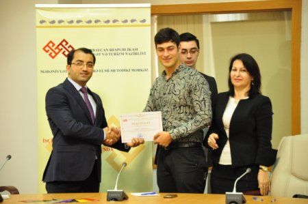 Gənc mədəniyyət işçiləri arasında növbəti debatlar