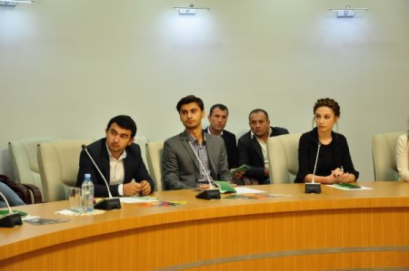 Gənc mədəniyyət işçiləri arasında növbəti debatlar