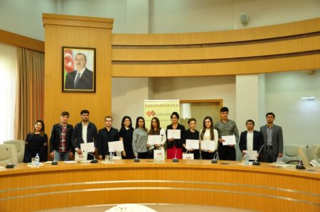 Gənc mədəniyyət işçiləri arasında növbəti debatlar
