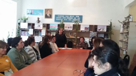 Qazaxda 18 oktyabr – Azərbaycanın dövlət müstəqilliyinin bərpasının 25-ci ildönümünə həsr edilmiş dəyirmi masa keçirilmişdir