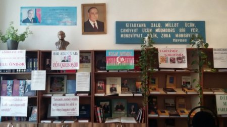 Qazaxda 18 oktyabr – Azərbaycanın dövlət müstəqilliyinin bərpasının 25-ci ildönümünə həsr edilmiş dəyirmi masa keçirilmişdir