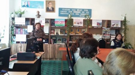 Qazaxda 18 oktyabr – Azərbaycanın dövlət müstəqilliyinin bərpasının 25-ci ildönümünə həsr edilmiş dəyirmi masa keçirilmişdir