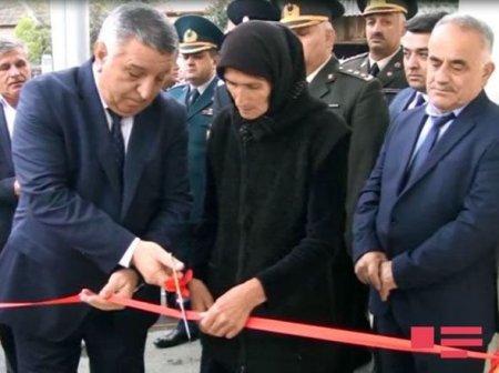 Aprel döyüşlərində şəhid olmuş əsgərin ailəsinə ev verildi