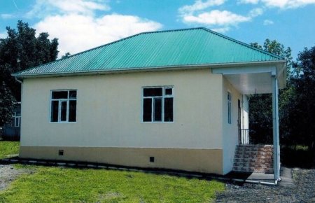 Aprel döyüşlərində şəhid olmuş əsgərin ailəsinə ev verildi