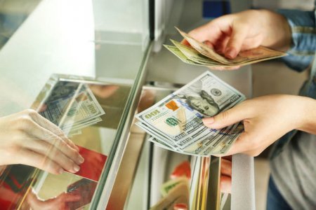 Bu banklar dollar satışını dayandırdı