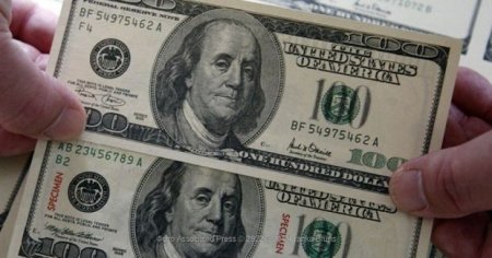 Bugünkü hərracda dollar bir az da bahalaşdı