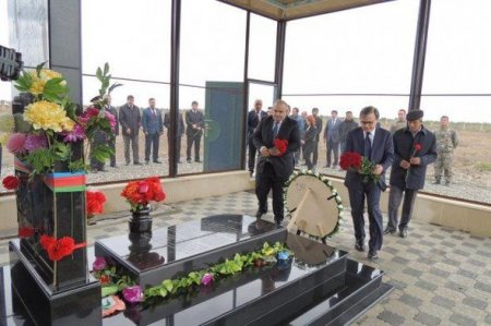 Aprel döyüşlərində şəhid olmuş əsgərin ailəsinə ev verildi