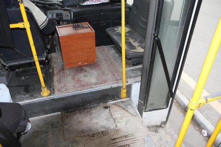 Nəqliyyat agentliyinin direktoru avtobusları şəxsən yoxladı