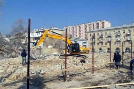 Bakıda yararsız vəziyyətə düşmüş 1000 bina söküləcək